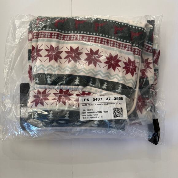 Fabletics The Go-To Jogger Holiday Fairisle - Picture 6 of 8